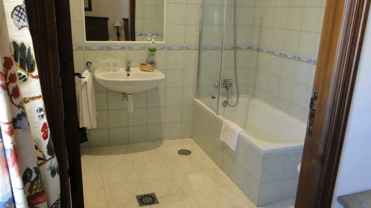 Hostal Las Paneras Ávila Kültér fotó
